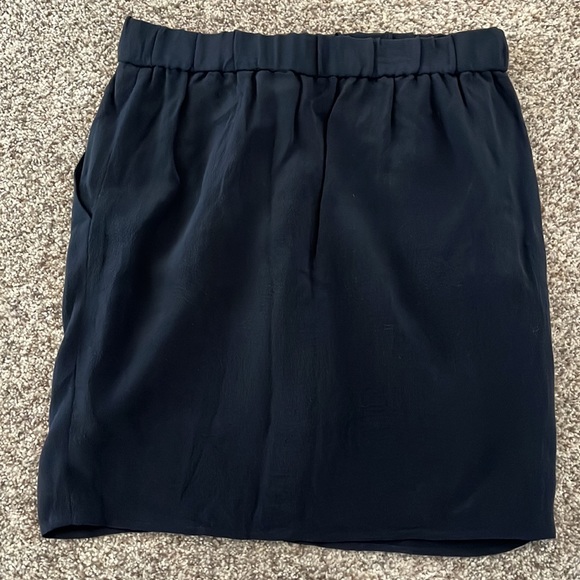 100% navy silk skirt by 3.1 Philip Lim - Picture 2 of 6